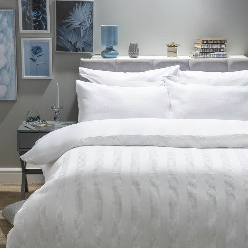 Front - Belledorm Newbury Duvet Cover Set