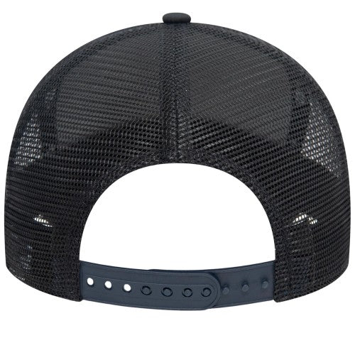 Front - Manchester United FC New Era Rubber Badge Trucker Cap