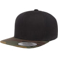 Front - Flexfit Unisex Two Tone Classic Camo Snapback Cap