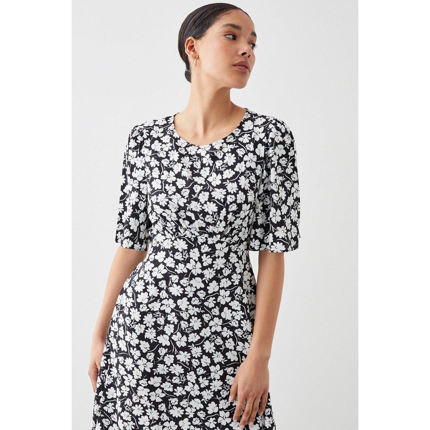 Monochrome - Side - Dorothy Perkins Womens-Ladies Floral Flutter Midi Dress