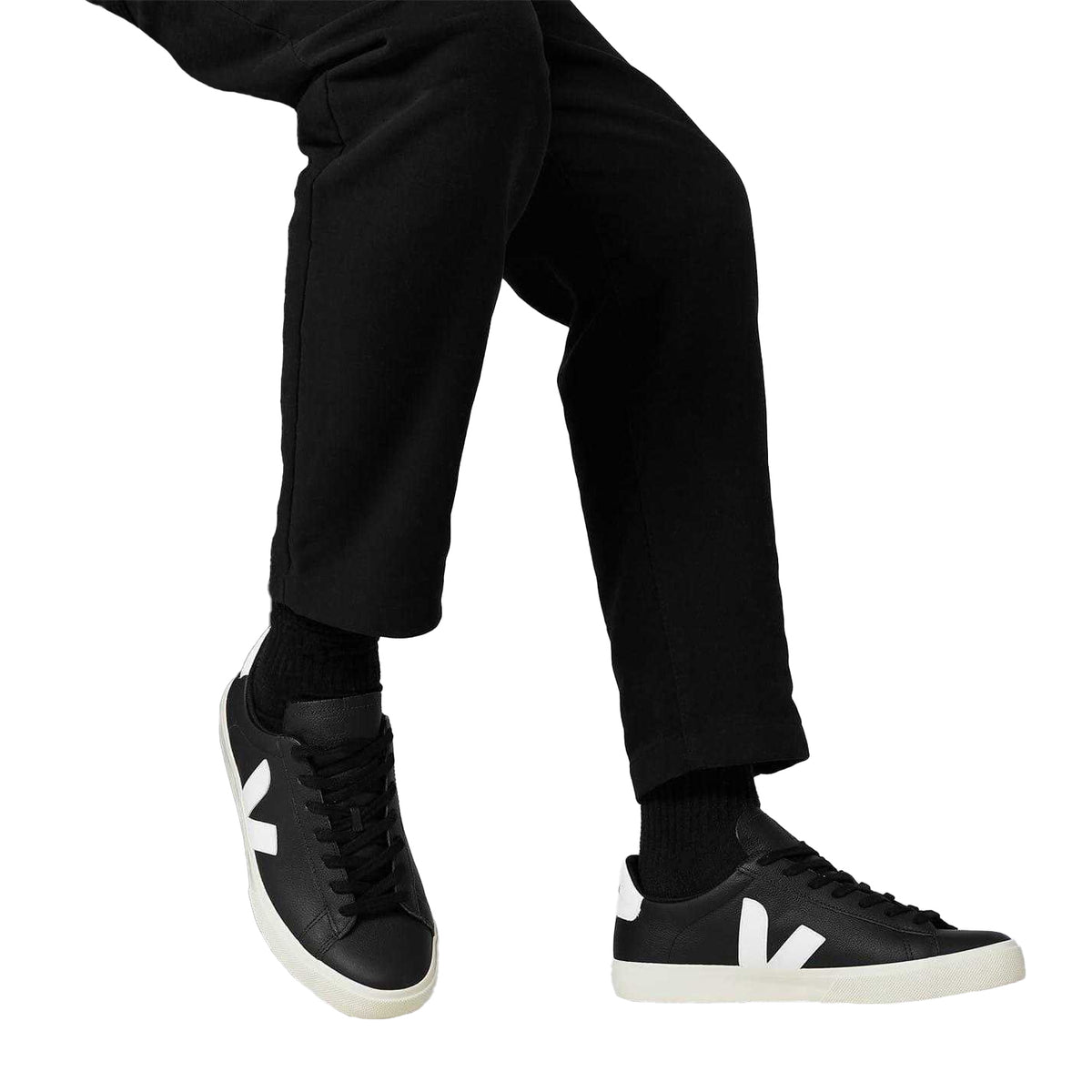Black-White - Pack Shot - Veja Unisex Adult Campo Leather Trainers