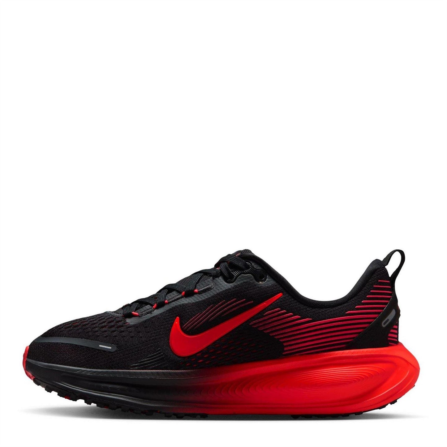 Black-Crimson - Close up - Nike Childrens-Kids Vomero 18 Trainers