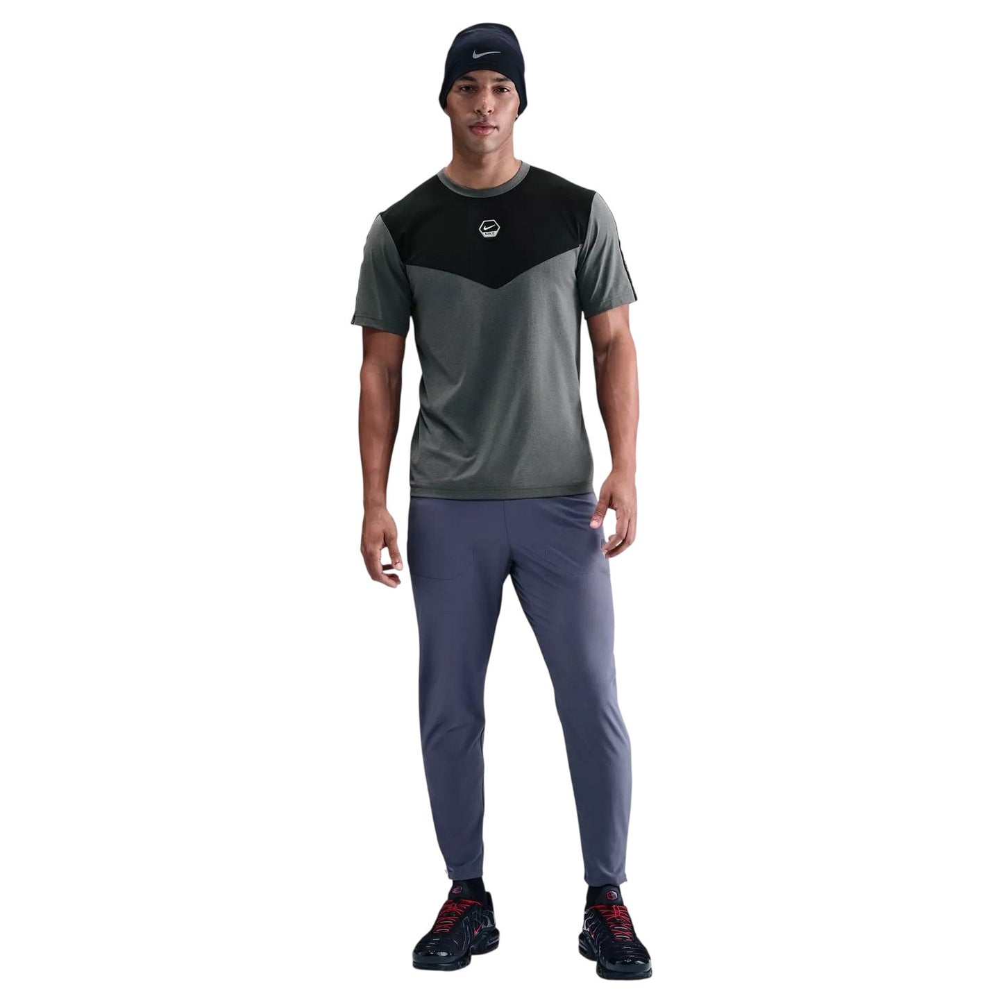 Grey-Black - Pack Shot - Nike Mens City Dri-FIT Regular T-Shirt