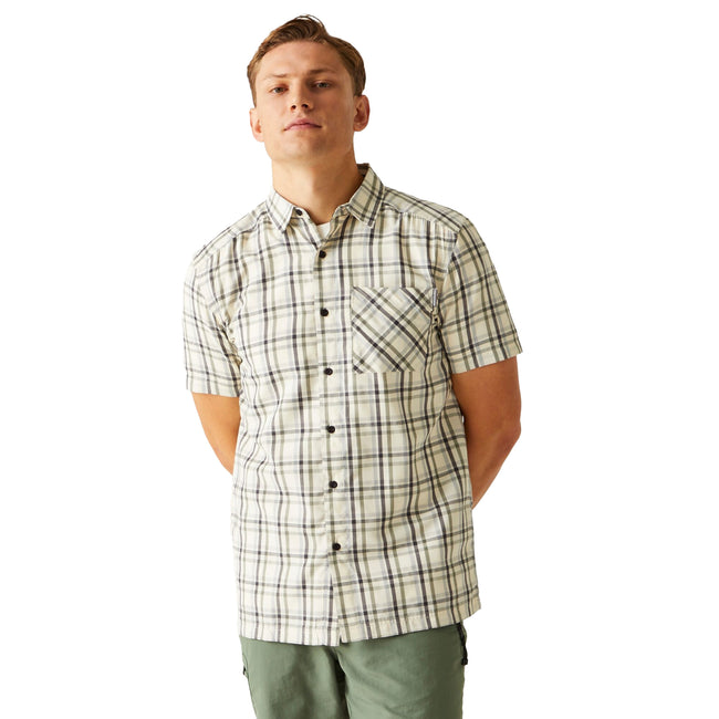 Agave Green-Ash - Lifestyle - Regatta Mens Mindano VIII Patterned Short-Sleeved Shirt