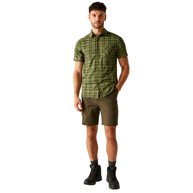 Nephrite Green-Black - Side - Regatta Mens Begarno Checked Short-Sleeved Shirt
