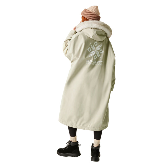 Moonstruck - Pack Shot - Regatta Unisex Adult Waterproof Changing Robe