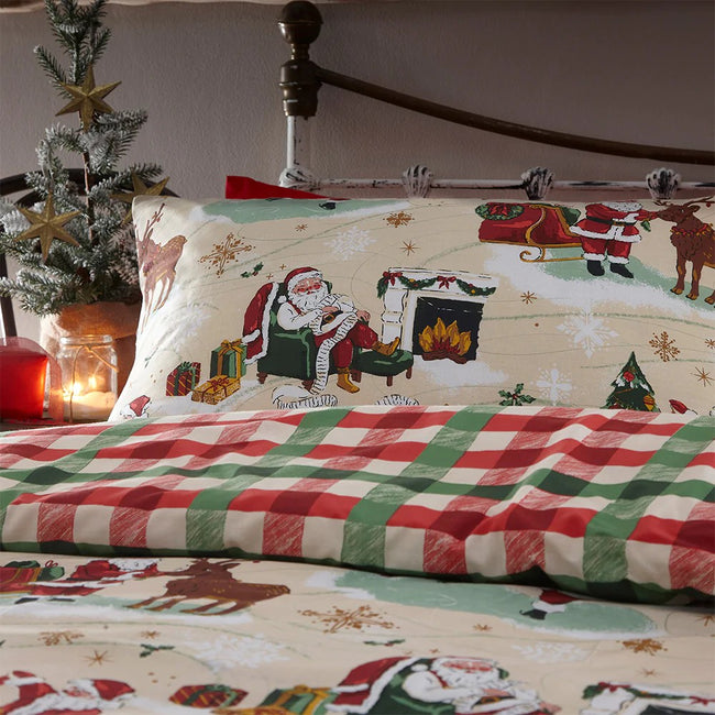 Cream-Red-Green - Pack Shot - Furn Santa Claus Christmas Duvet Cover Set