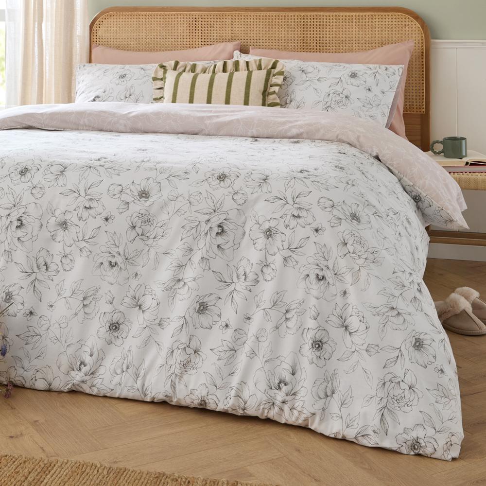 Natural - Close up - Wylder Bella Reversible Floral Duvet Cover Set