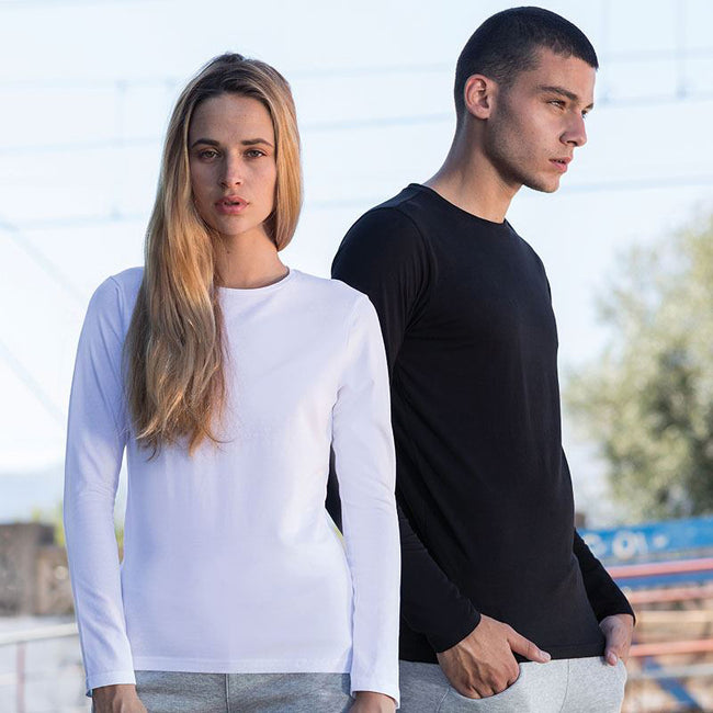 Black - Side - Skinnifit Mens Feel Good Long Sleeved Stretch T-Shirt