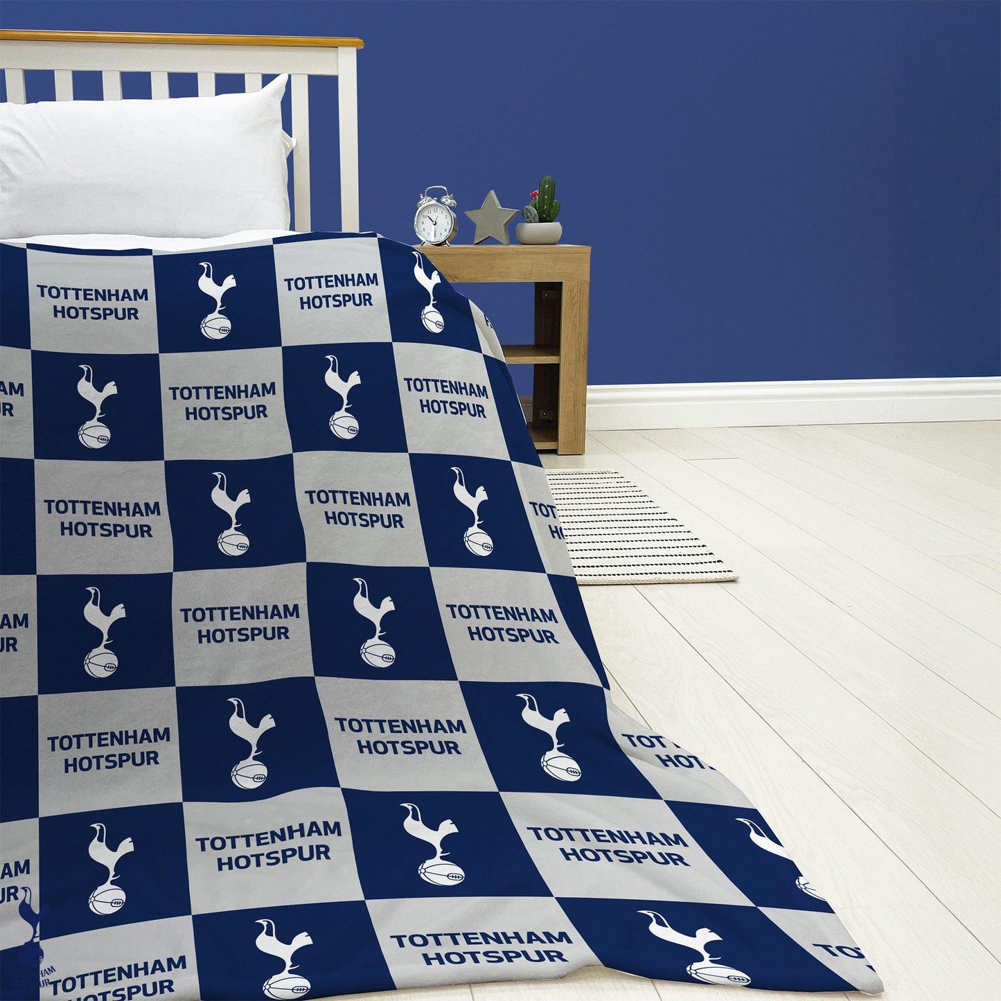 Navy-White - Pack Shot - Tottenham Hotspur FC Polyester Checkered Fleece Blanket
