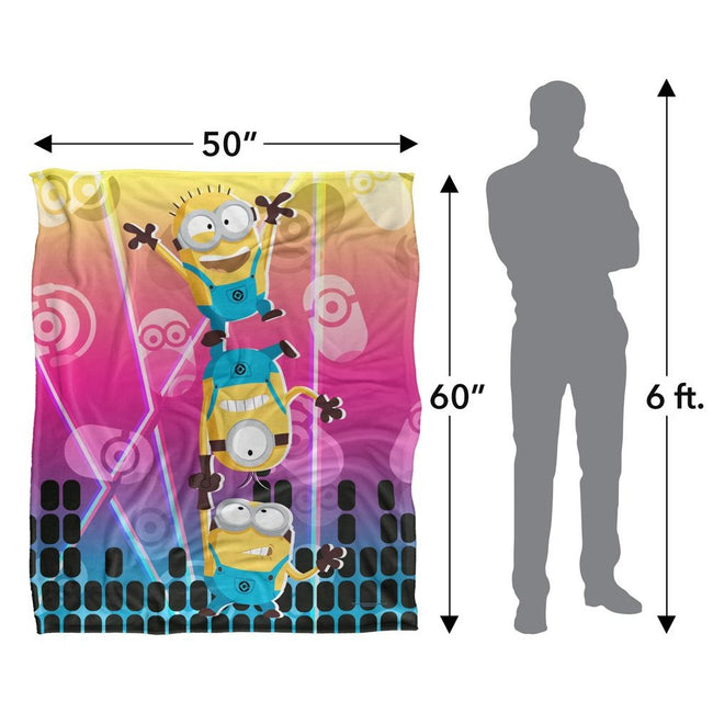 White - Pack Shot - Minions Rave Blanket