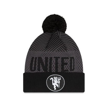 Front - New Era Unisex Adult Manchester United FC Knitted Engineered Crown Beanie
