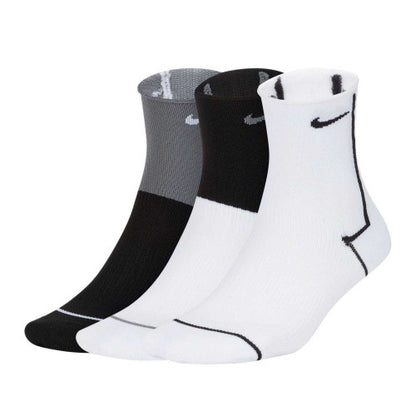 Front - Nike Unisex Adult Plus Trainer Socks (Pack of 3)