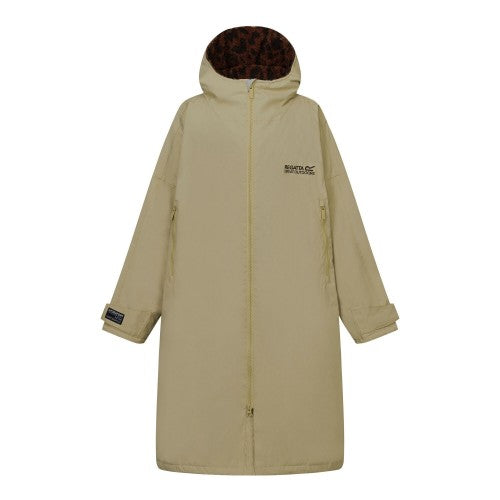 Front - Regatta Unisex Adult Leopard Waterproof Changing Robe