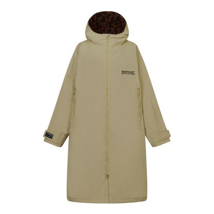 Front - Regatta Unisex Adult Leopard Waterproof Changing Robe