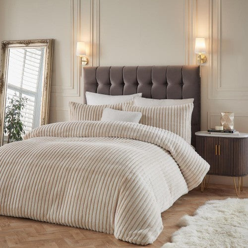 Front - Paoletti Alpine Reversible Faux Fur Striped Duvet Cover Set