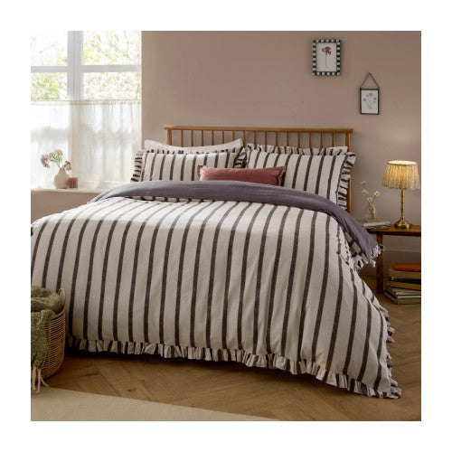 Front - Wylder Connie Ruffles Striped Duvet Cover Set
