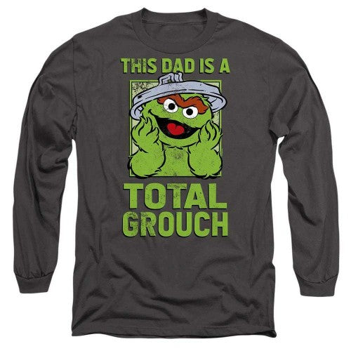 Front - Sesame Street Unisex Adult This Dad Is A Total Oscar The Grouch Long-Sleeved Fathers Day T-Shirt