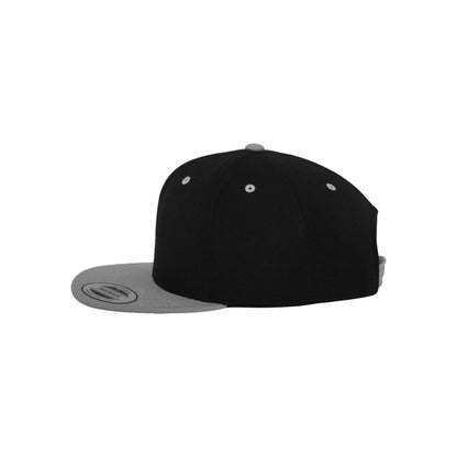Black-Silver - Lifestyle - Flexfit Classic Two Tone Cap