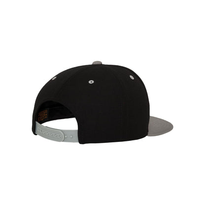 Natural-Black - Close up - Flexfit Classic Two Tone Cap