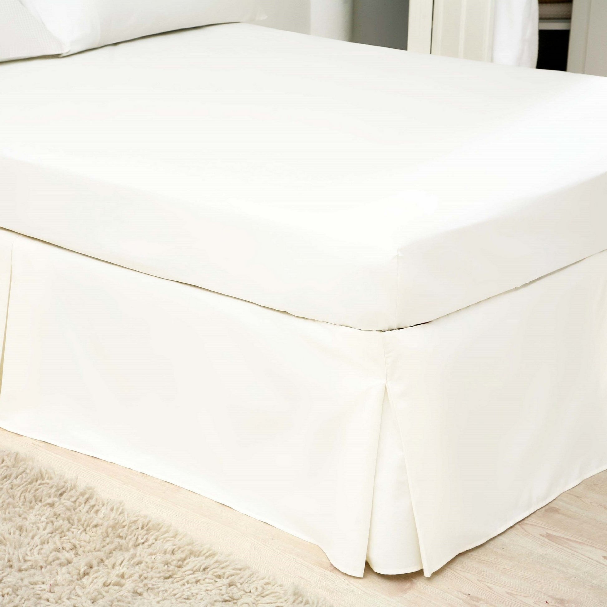 White - Back - Belledorm 200 Thread Count Egyptian Blend Platform Valance