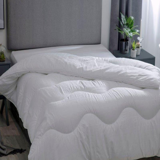 White - Front - Belledorm Hotel Suite 4.5 Tog Filled Duvet