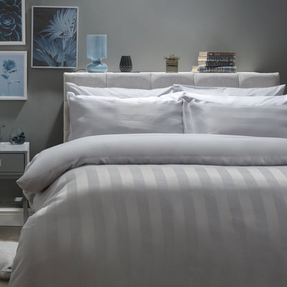 Cloud - Front - Belledorm Newbury Duvet Cover Set