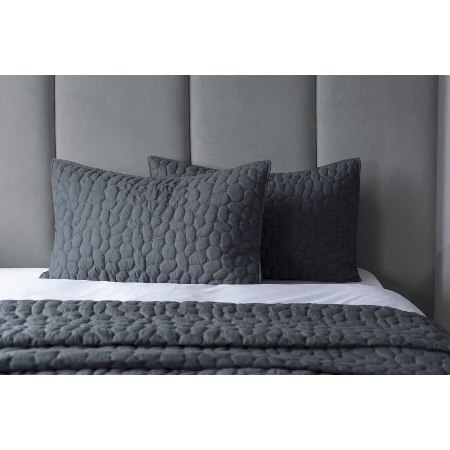 Charcoal - Front - Belledorm Porto Pebble Pillow Sham (Pack of 2)