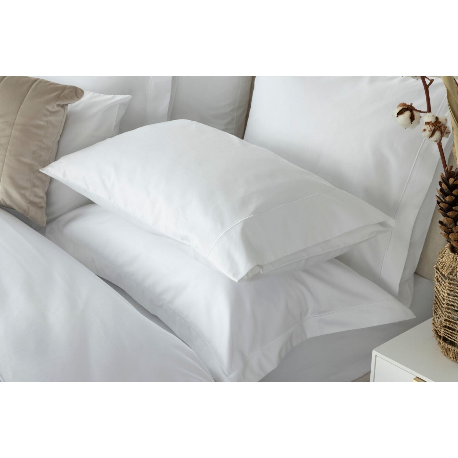 White - Back - Belledorm Embroidered Detail Egyptian Cotton Pillowcase