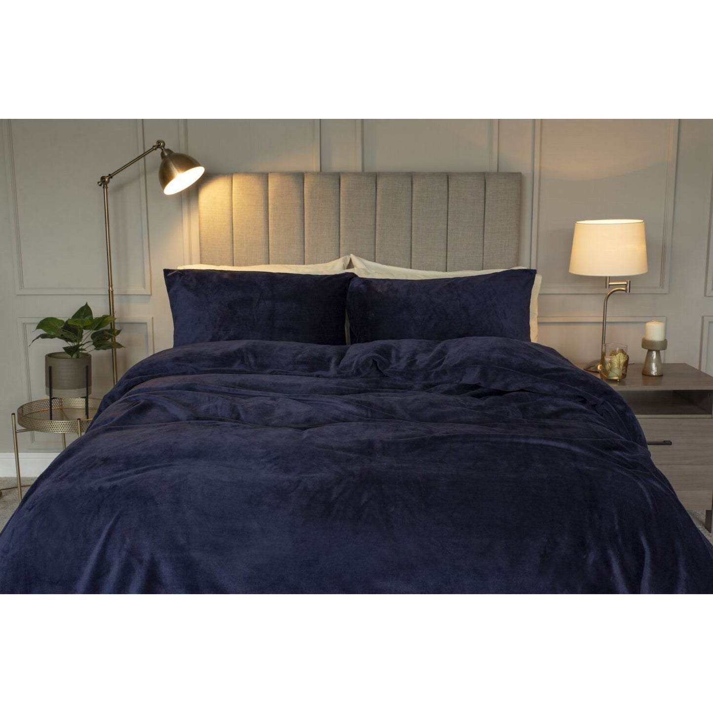 Navy - Front - Heat Holders Plain Duvet Cover Set
