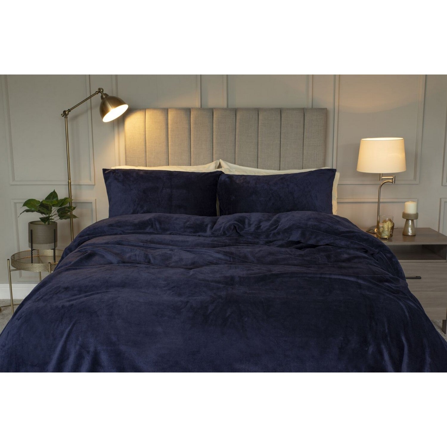 Navy - Front - Heat Holders Plain Duvet Cover Set