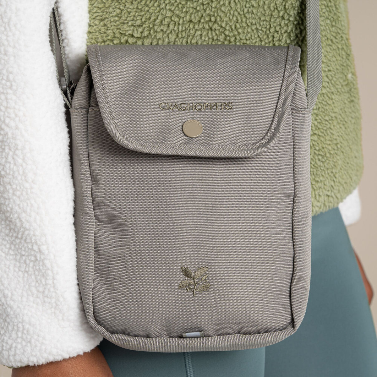 Vert - Side - Craghoppers Kiwi National Trust Logo Crossbody Bag