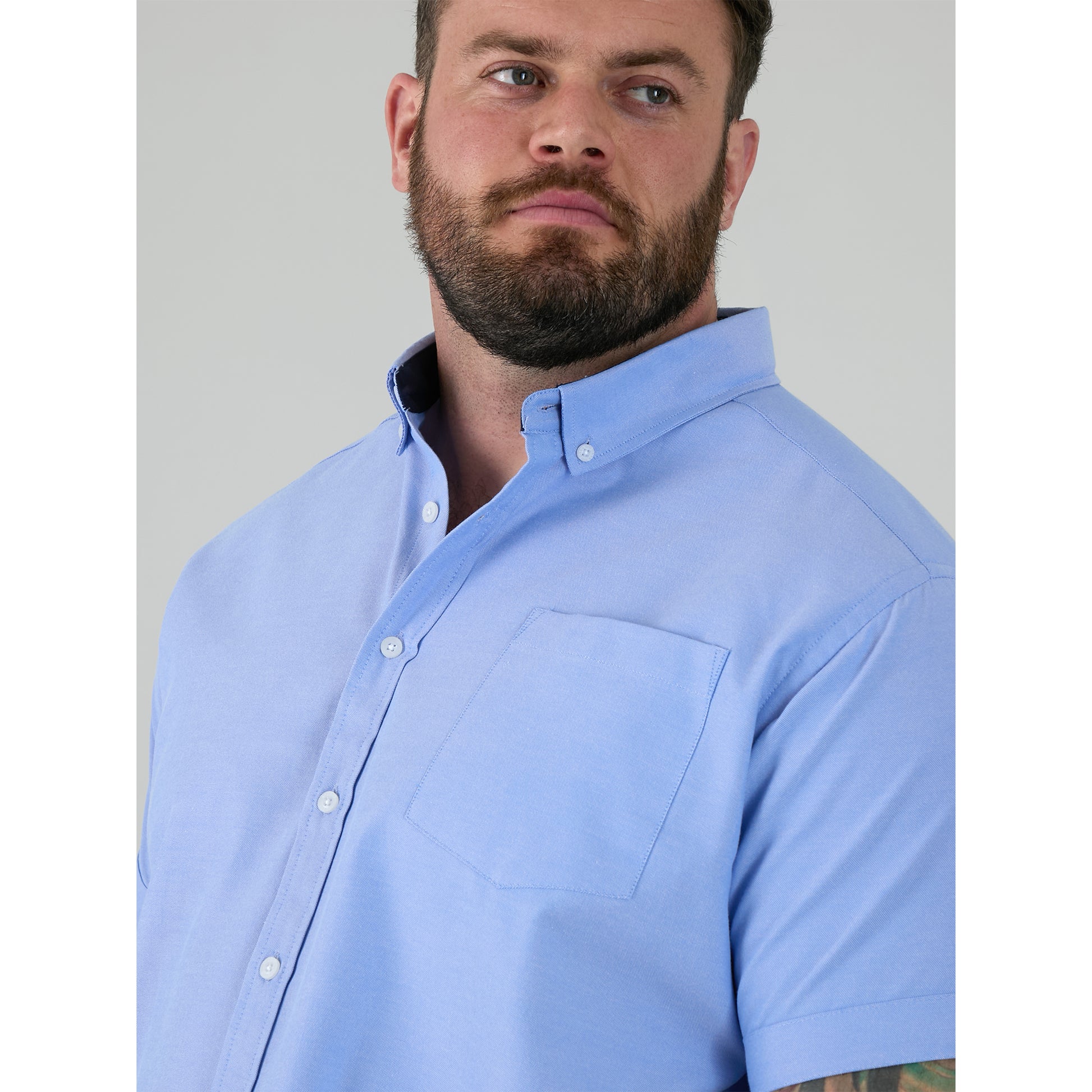 Sky Blue - Close up - Duke Mens D555 James Oxford Kingsize Short-Sleeved Shirt