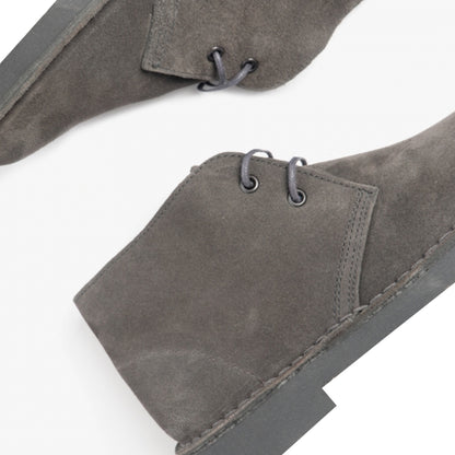 Stone - Close up - Roamers Adults Unisex Real Suede Unlined Desert Boots