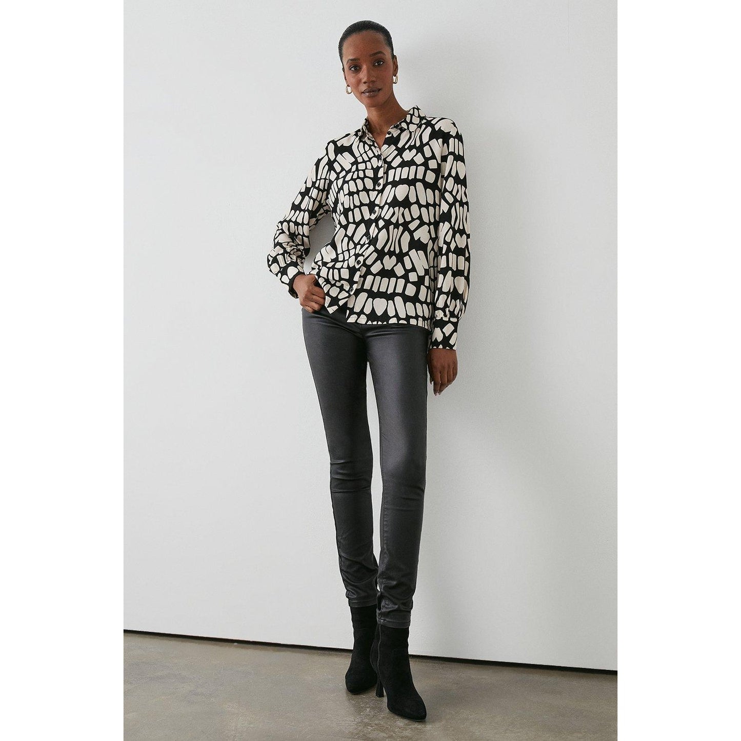 Black-White - Front - Principles Womens-Ladies Abstract High Low Hem Shirt