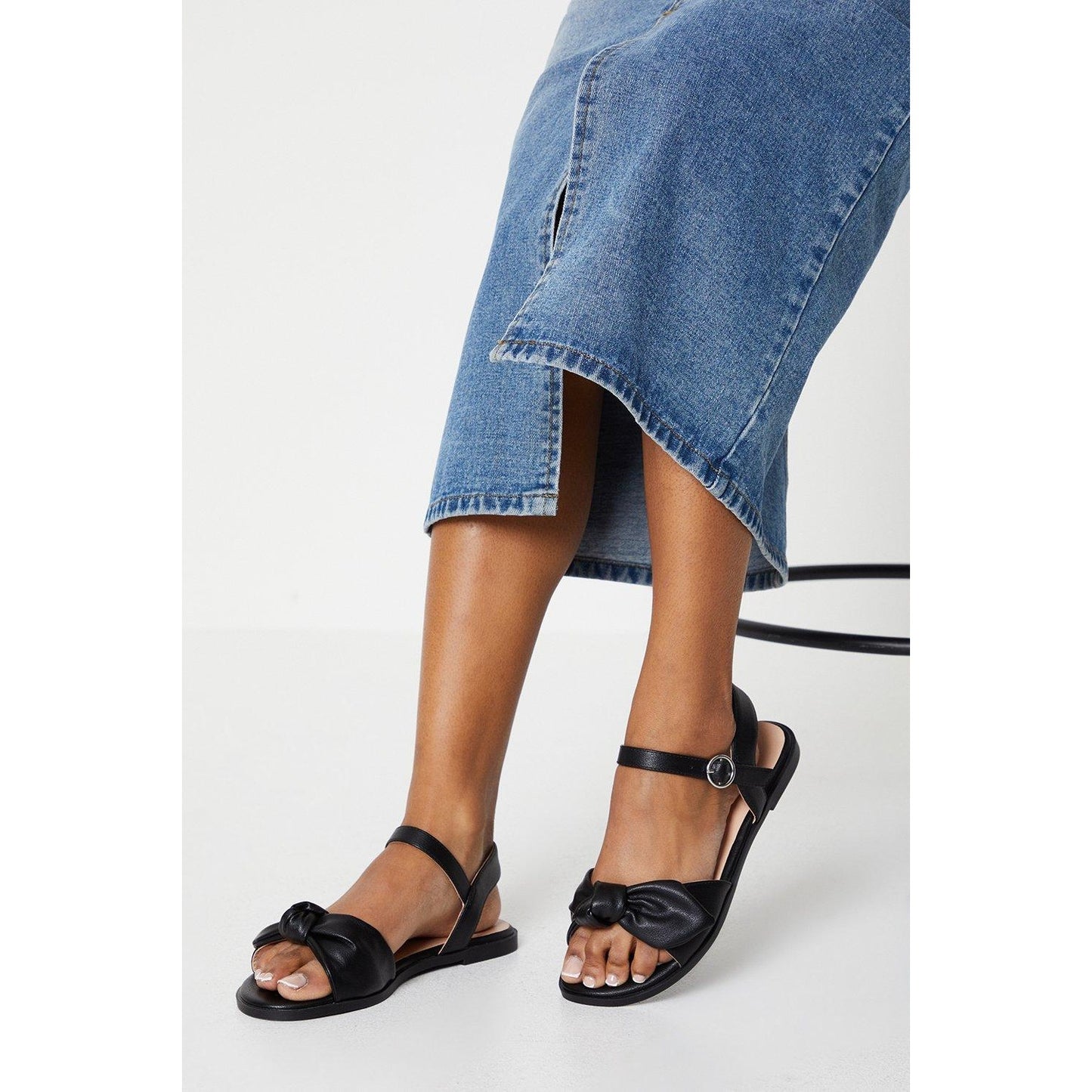 Black - Front - Dorothy Perkins Womens-Ladies Freya Bow Detail Wide Flat Sandals
