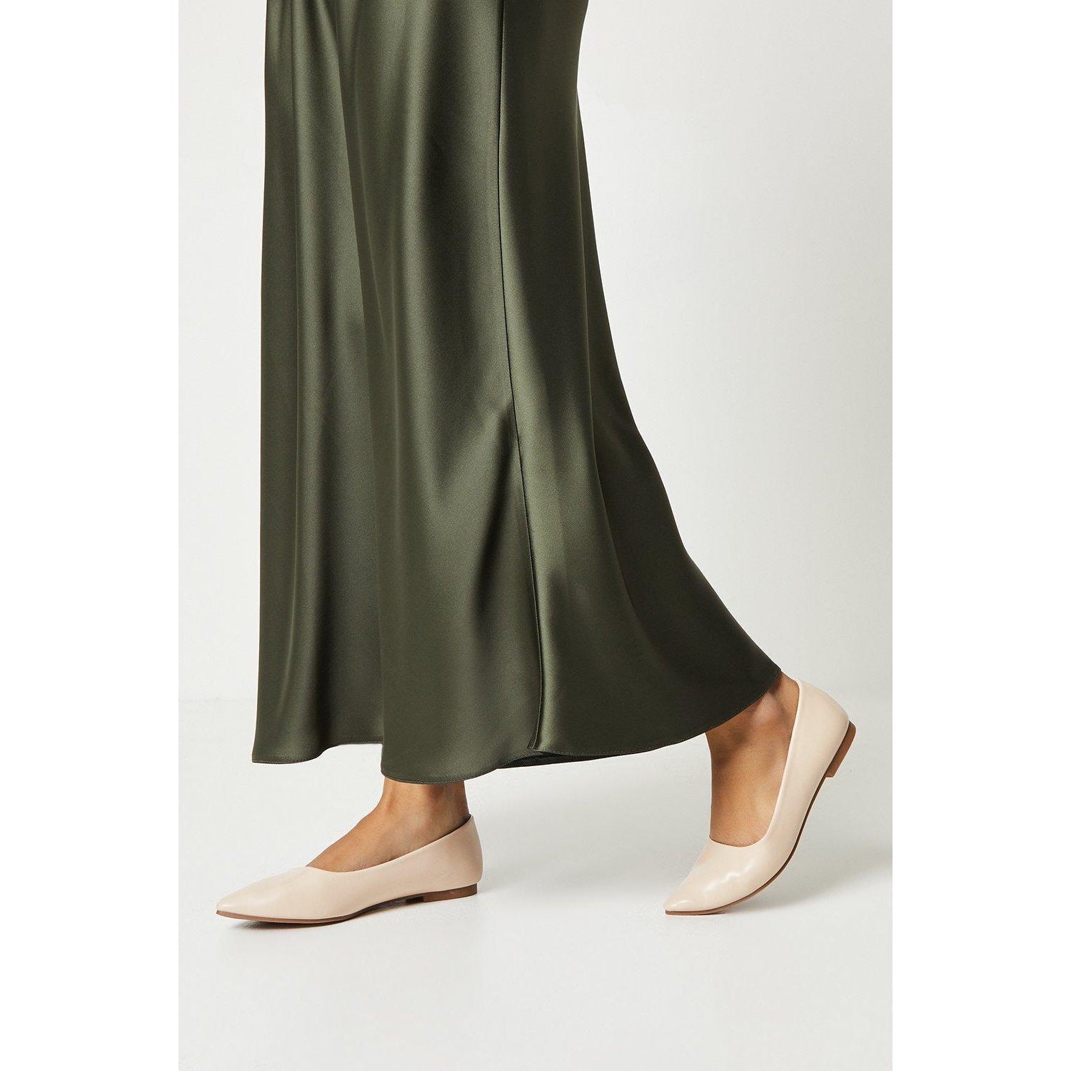 Beige - Front - Dorothy Perkins Womens-Ladies Petunia Pointed Ballerina Flats
