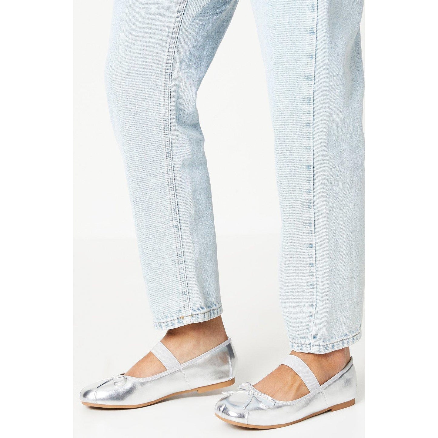 Silver - Front - Good For The Sole Womens-Ladies Lucille Bow Elastic Strap Ballerina Flats
