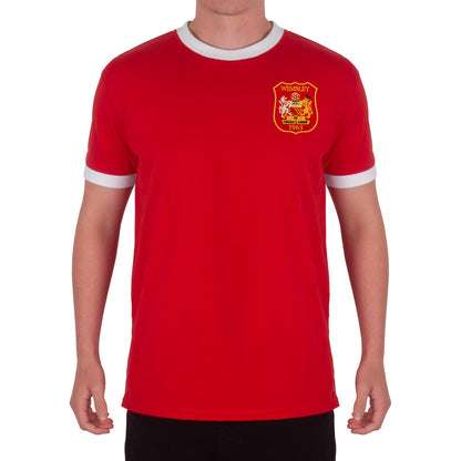 Red - Pack Shot - Fan Originals Mens United Wembley 1958 Crest Polyester T-Shirt