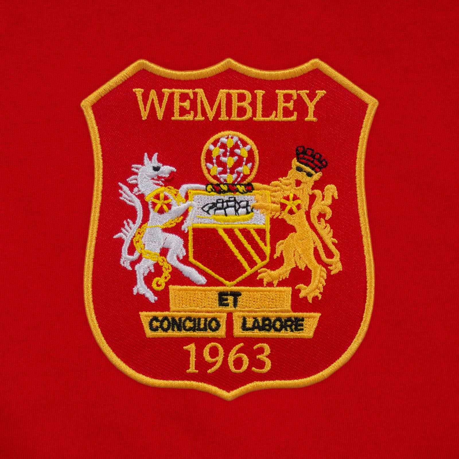 Red - Lifestyle - Fan Originals Mens United Wembley 1958 Retro V Neck T-Shirt