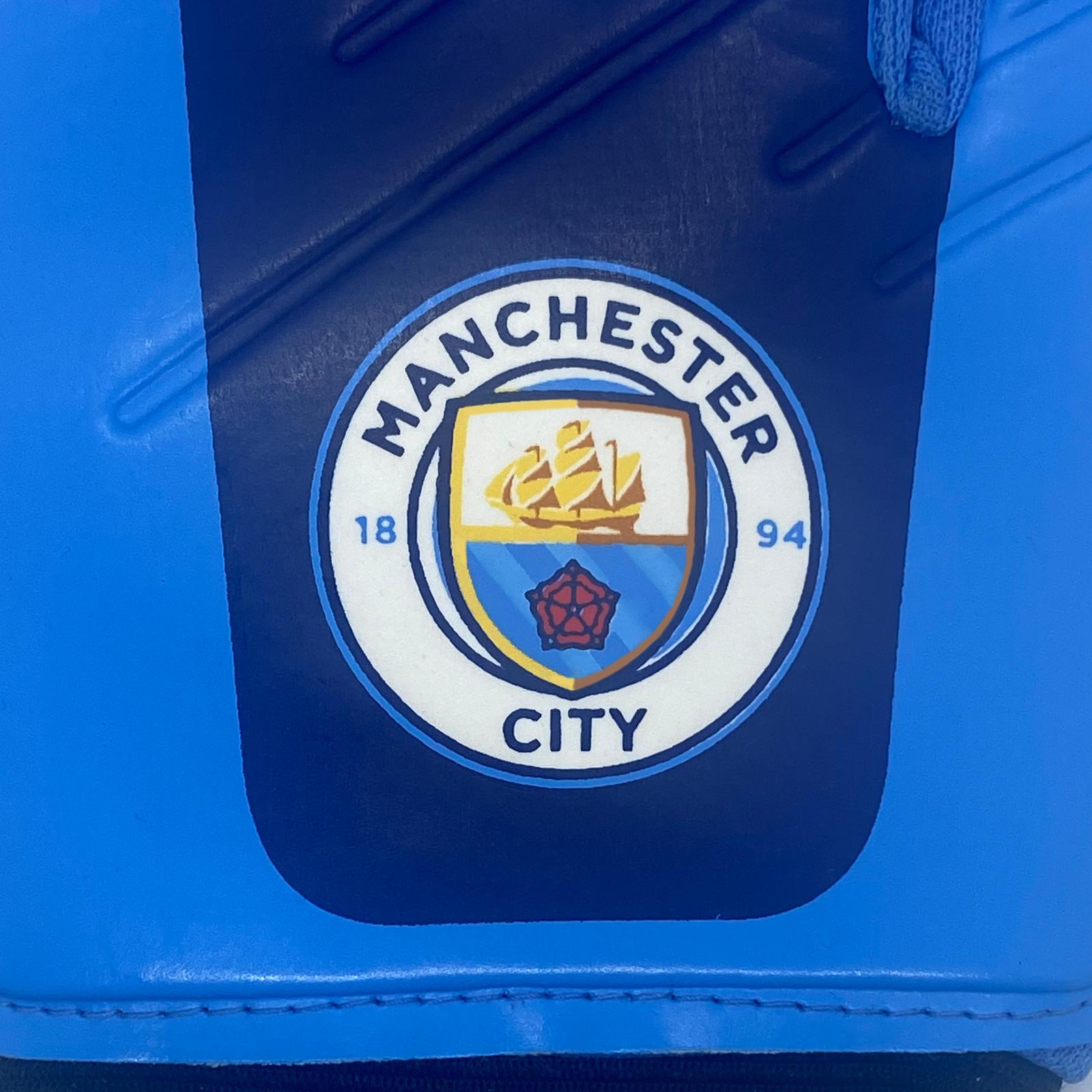 Blue - Pack Shot - Manchester City FC Childrens-Kids Touch Fastening Goalkeeper Gloves