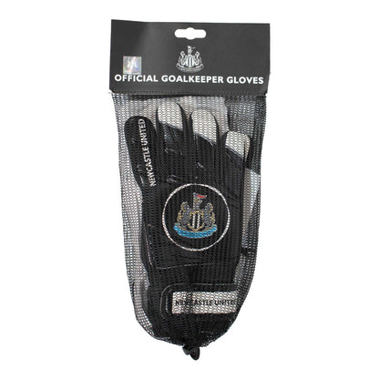 Black - Close up - Newcastle United FC Boys Crest Goalkeeper Gloves