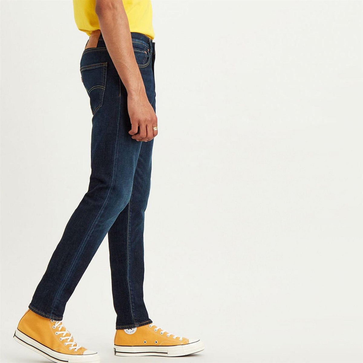 Biologia - Pack Shot - Levis Mens 512 Tapered Leg Slim Jeans