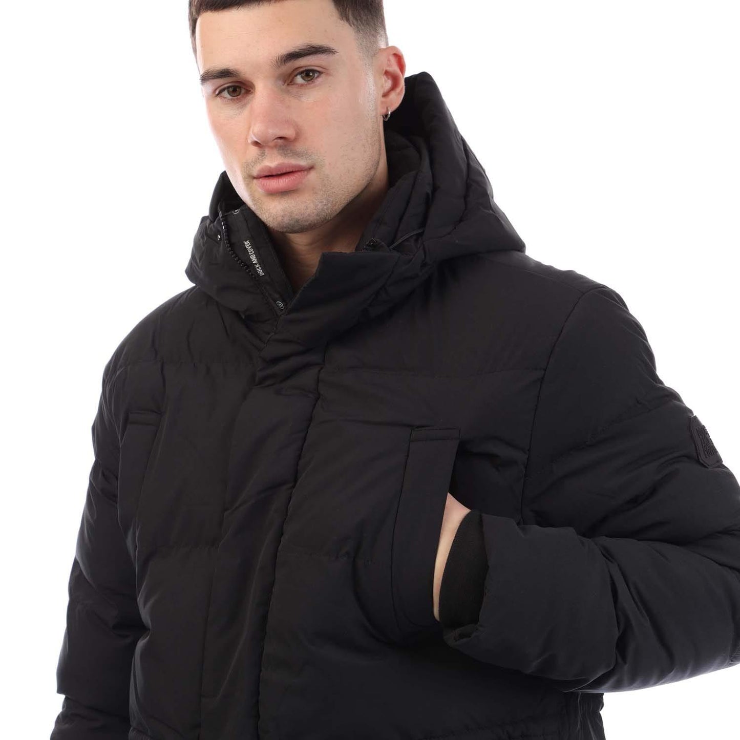 Black - Lifestyle - Duck and Cover Mens Fletchley Puffer Jacket