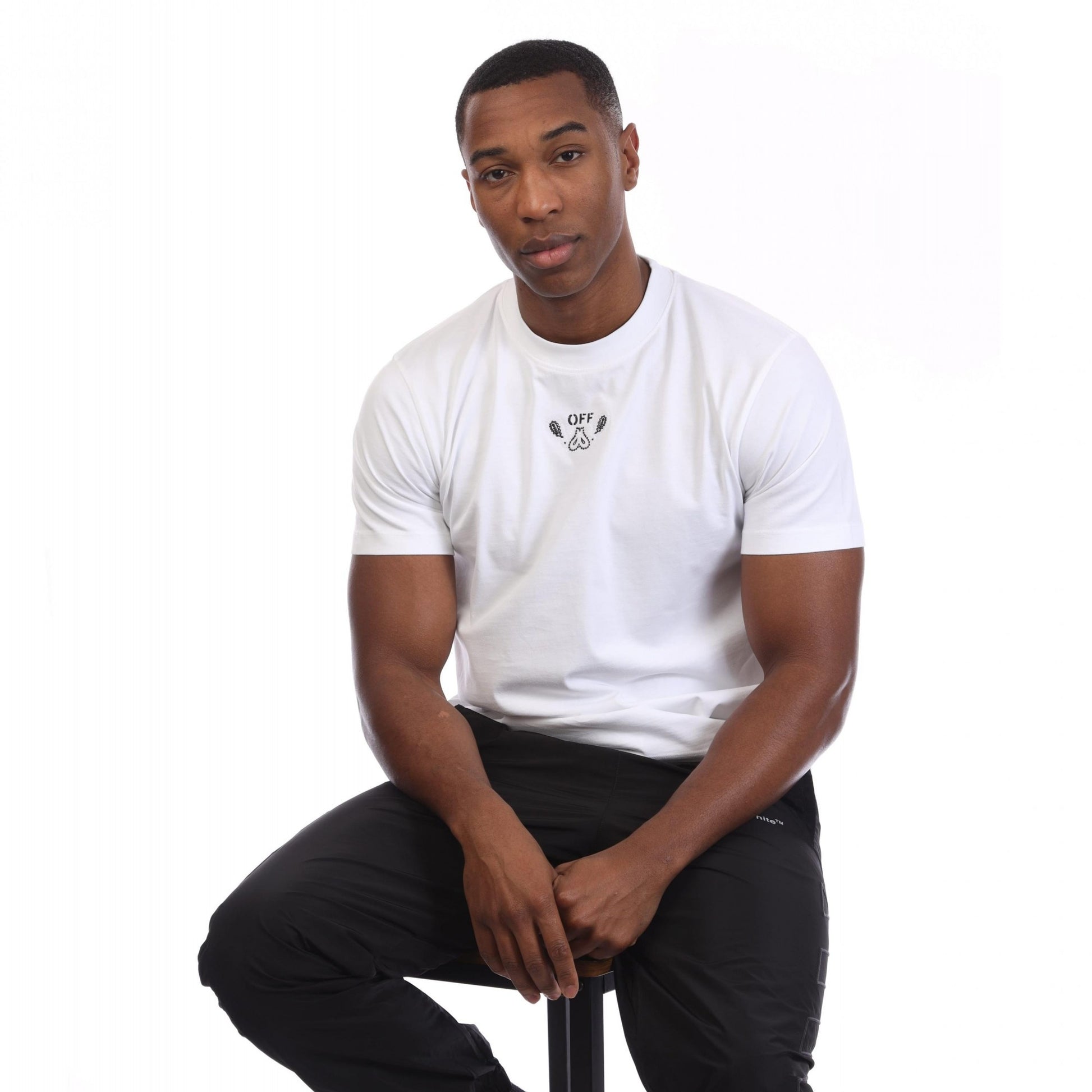 White-Black - Lifestyle - Off White Mens Arrow Bandana Slim T-Shirt