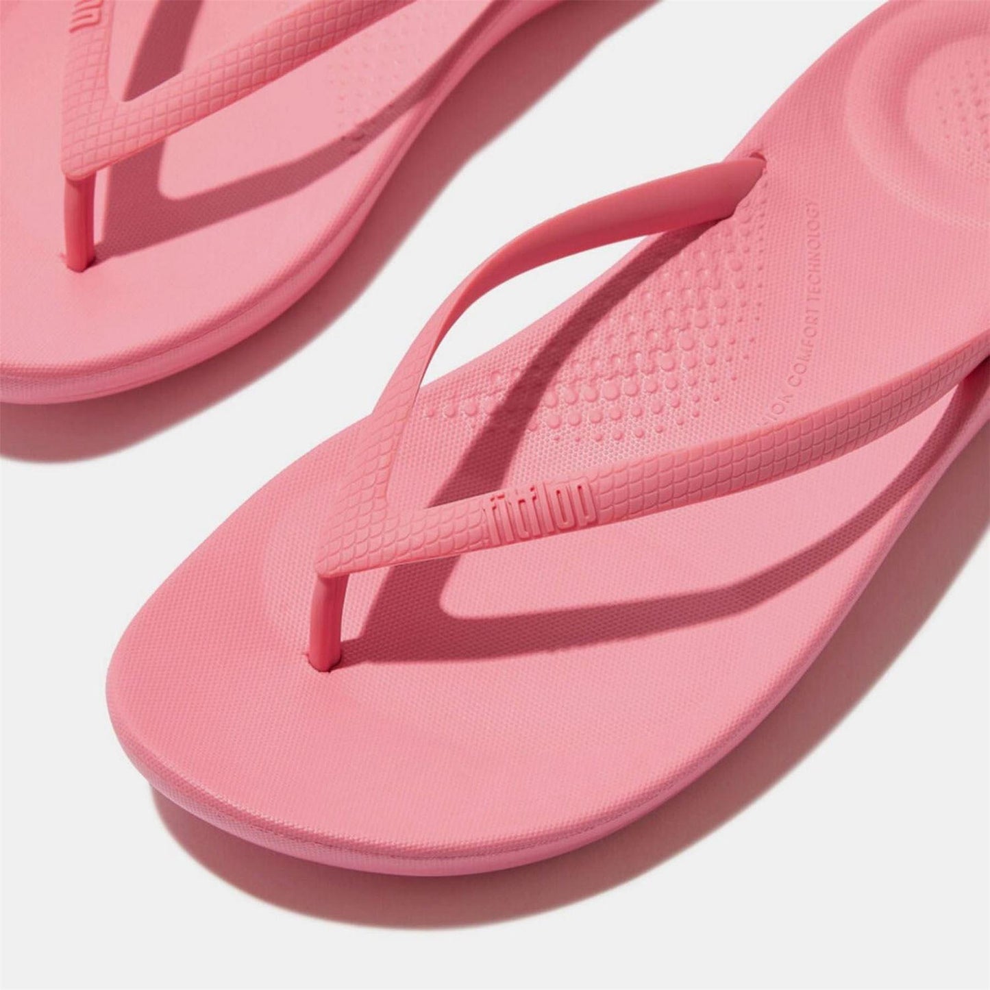 Pink-Black - Pack Shot - Fit Flop Womens-Ladies iQushion Flip Flops