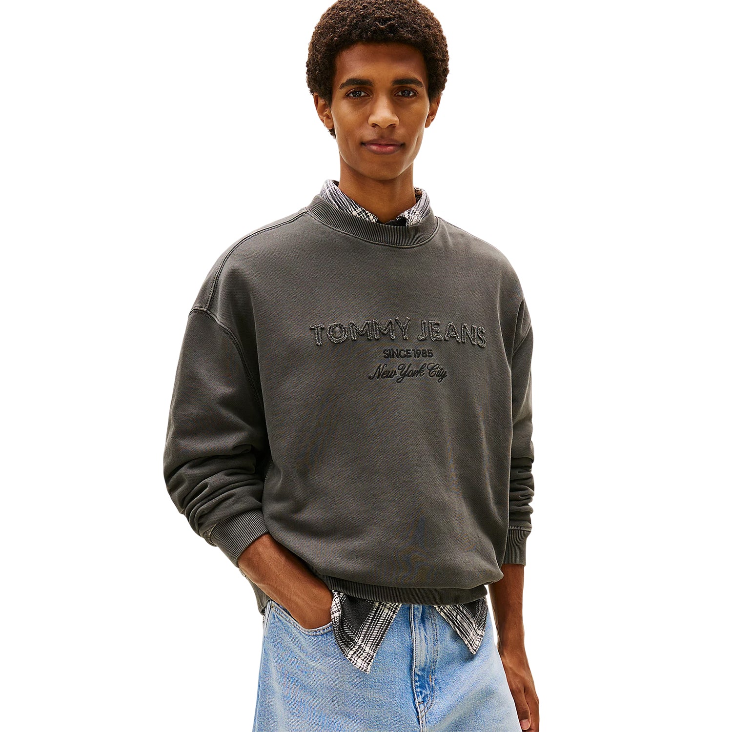 Washed Black - Side - Tommy Jeans Mens Embroidered Logo Sweatshirt