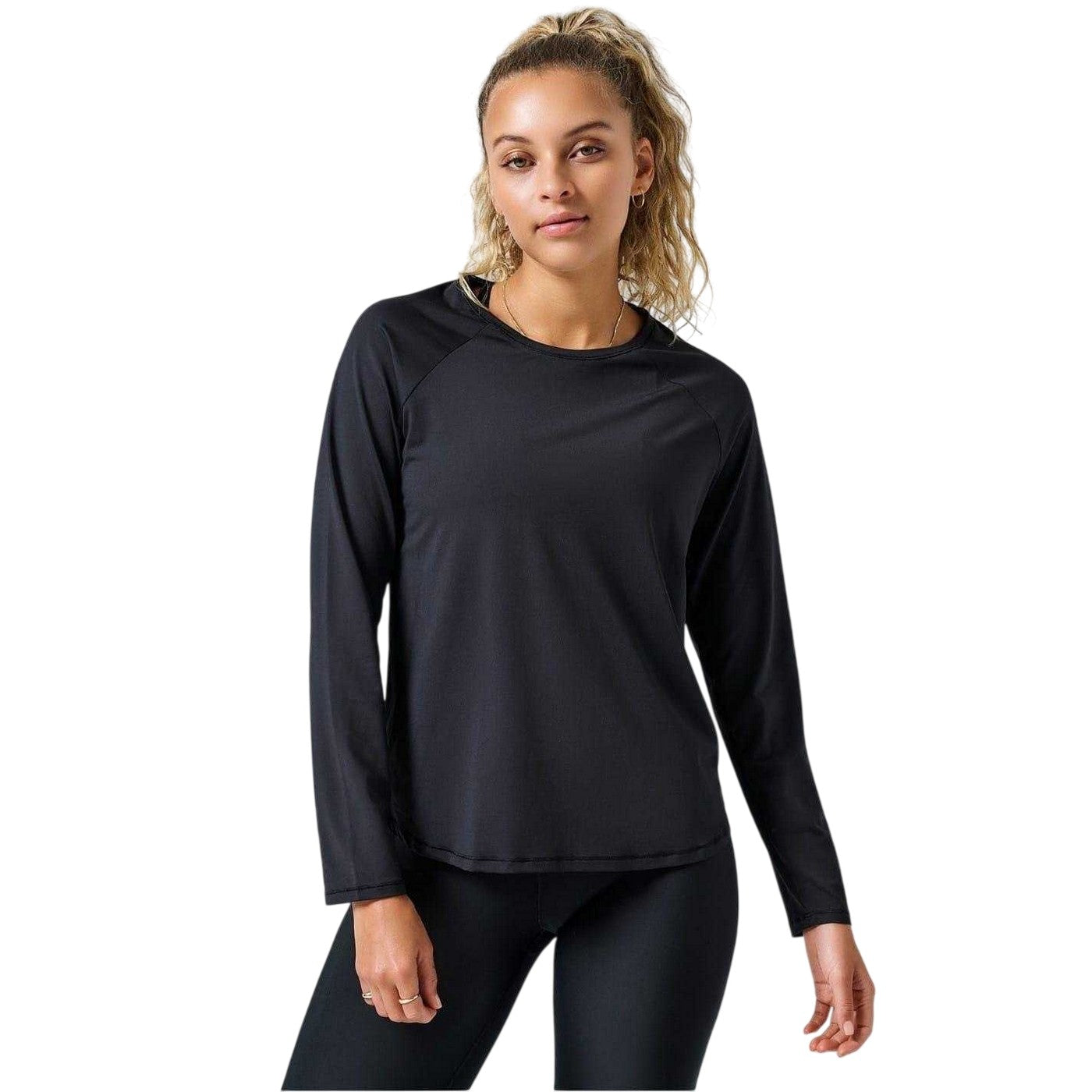 Black - Lifestyle - Casall Womens-Ladies Performance Long-Sleeved Gym Technical Top