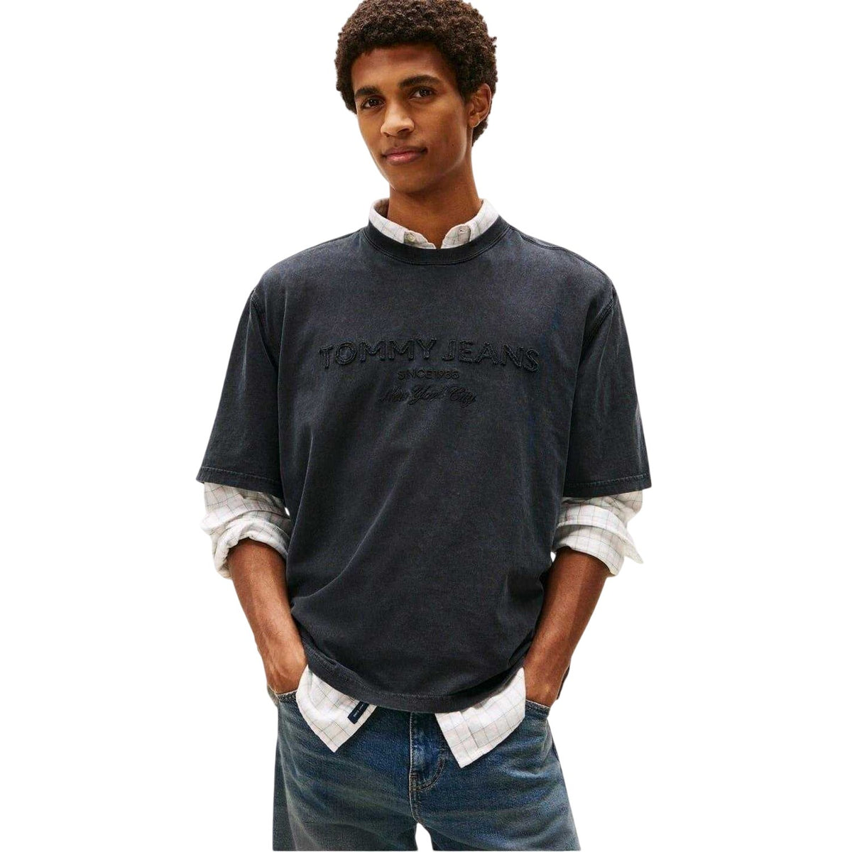 Black - Lifestyle - Tommy Jeans Mens 90s Embroidered Crew Neck T-Shirt