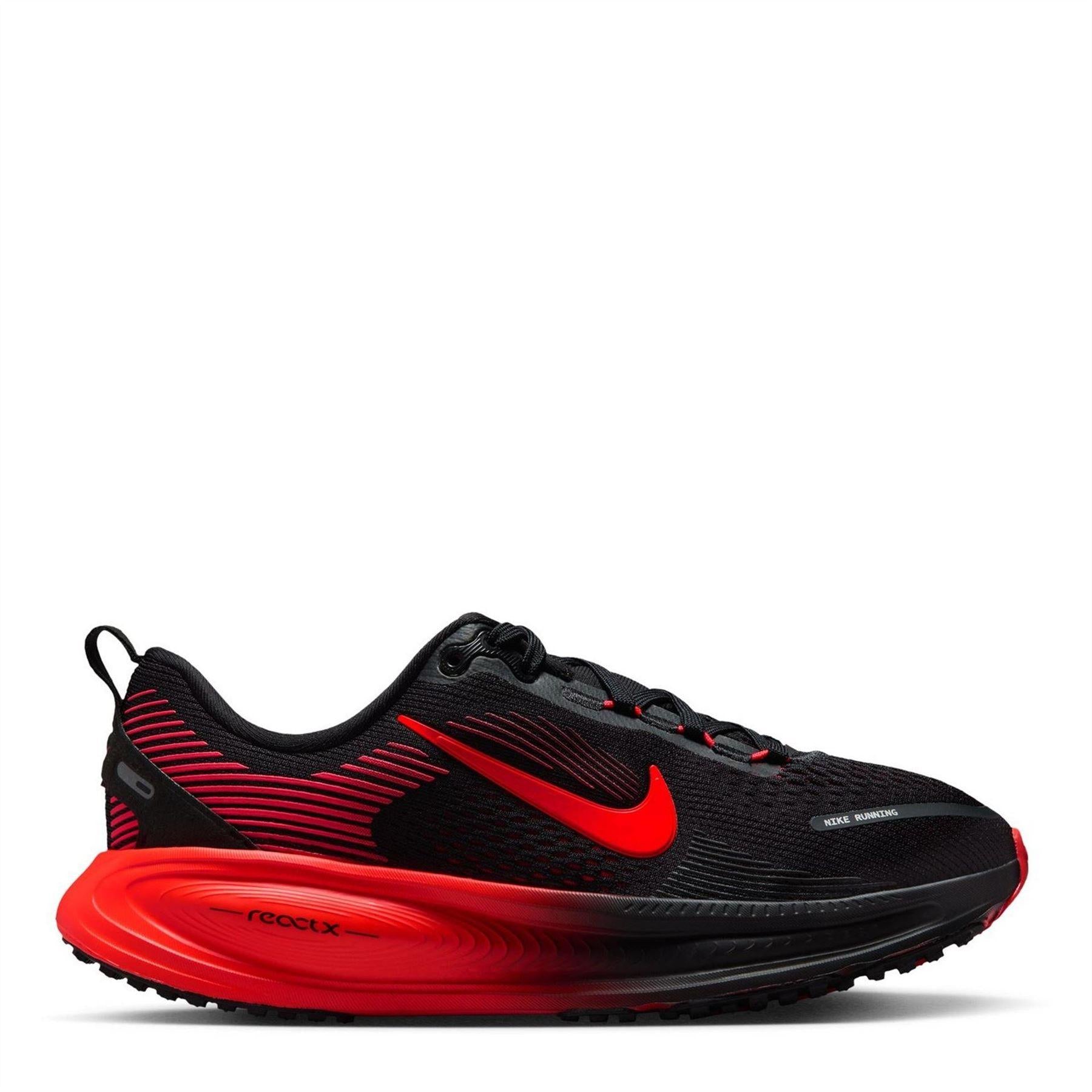 Black-Crimson - Front - Nike Childrens-Kids Vomero 18 Trainers